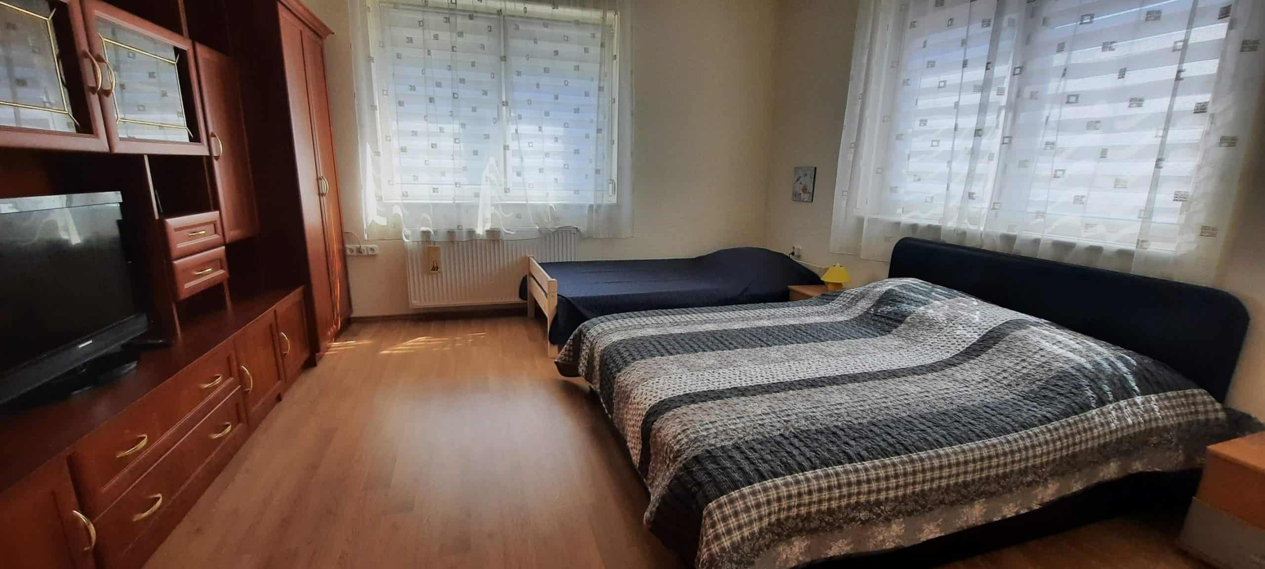 Franciaágyas +1 ágyas szoba