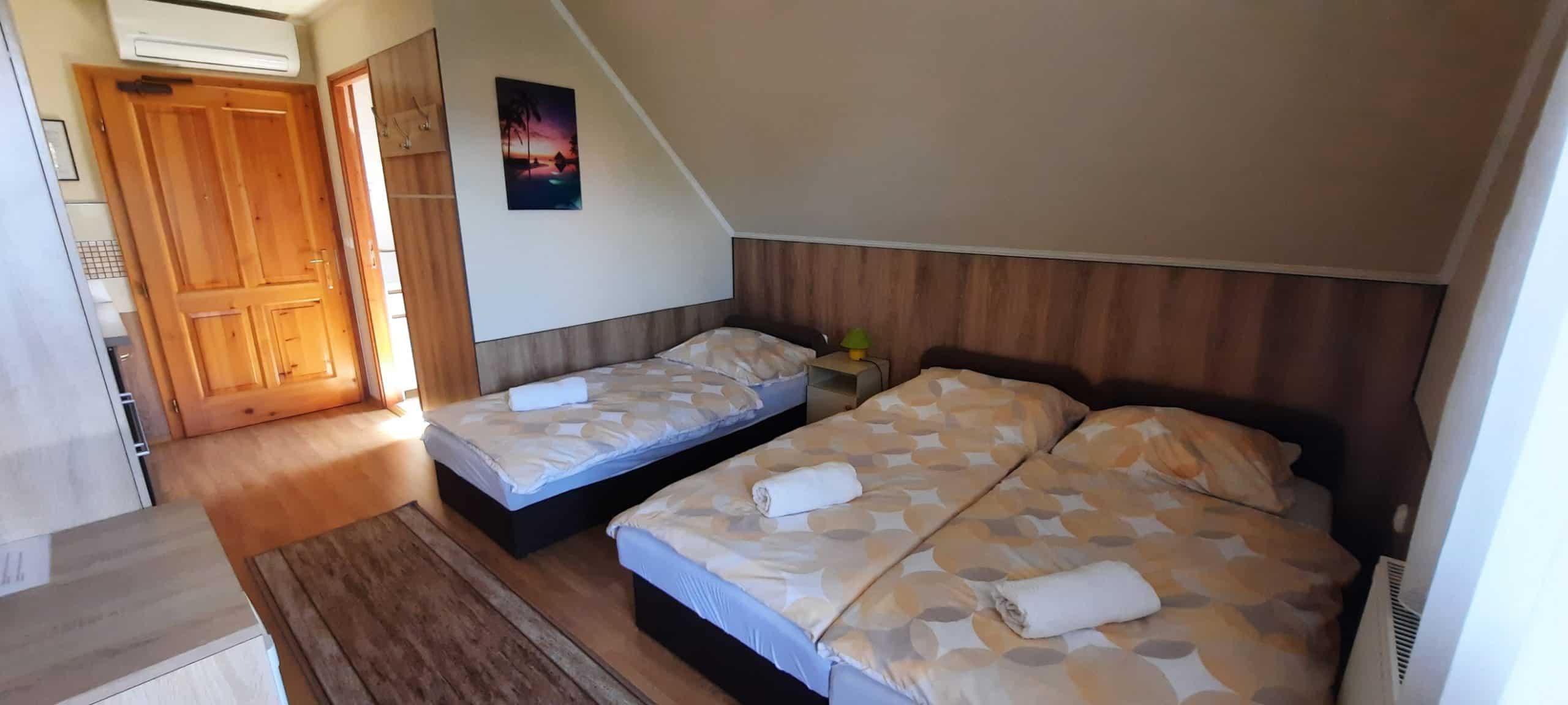 Különágyas (összetolható ágyak) szoba